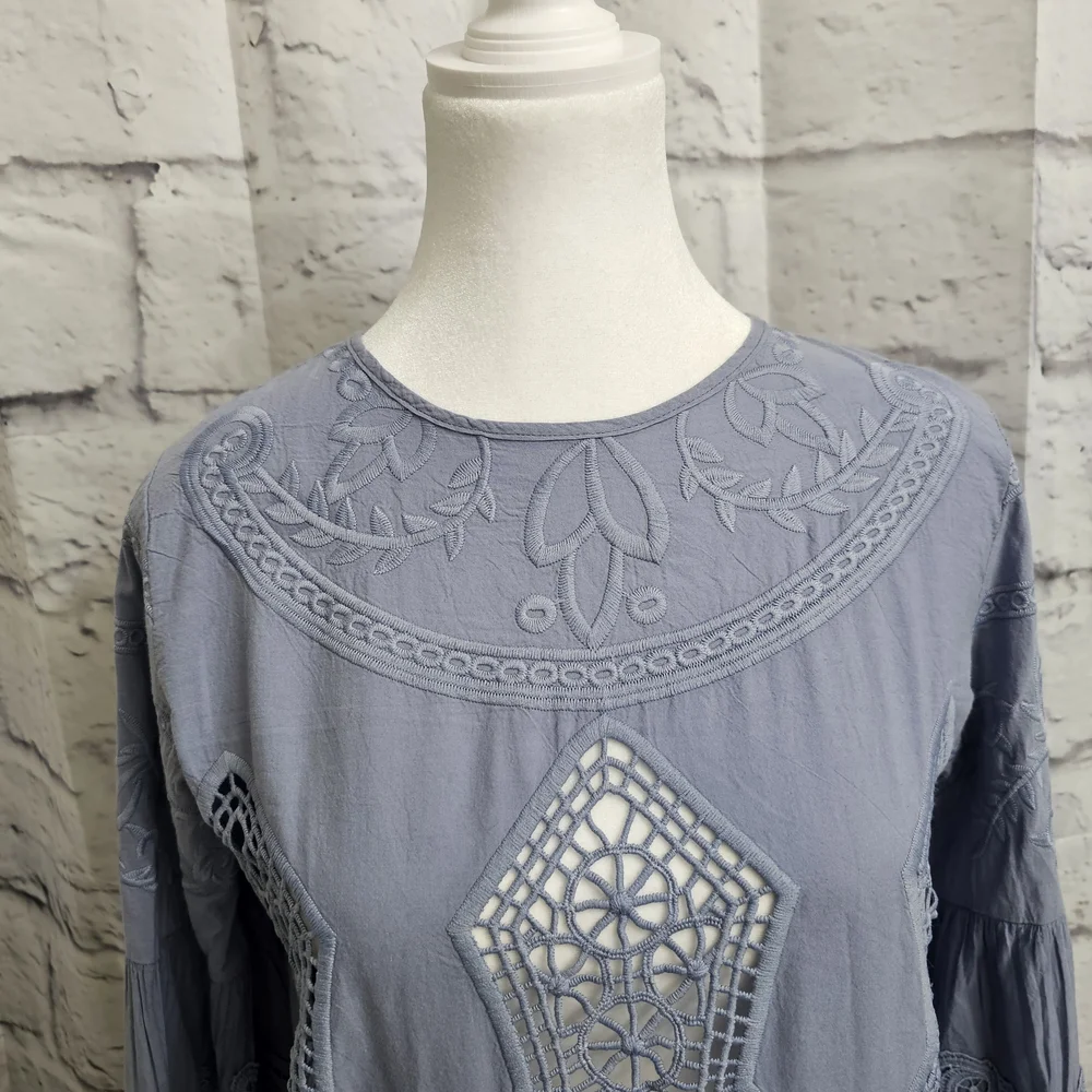 Altar’d state women Sz S crocheted lace bell sleeve 100% Cotton blouse top blue